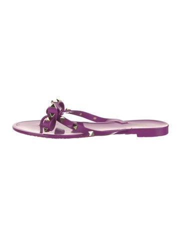 Pre-owned Valentino Garavani Rockstud Accents Rubber Flip Flops In Purple
