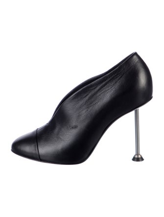 Victoria Beckham Leather Pumps