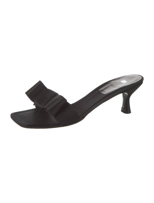Vera Wang Satin Bow Accents Slides