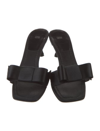 Vera Wang Satin Bow Accents Slides