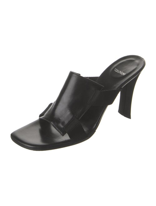 Vera Wang Leather Slides