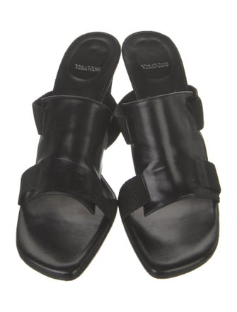 Vera Wang Leather Slides