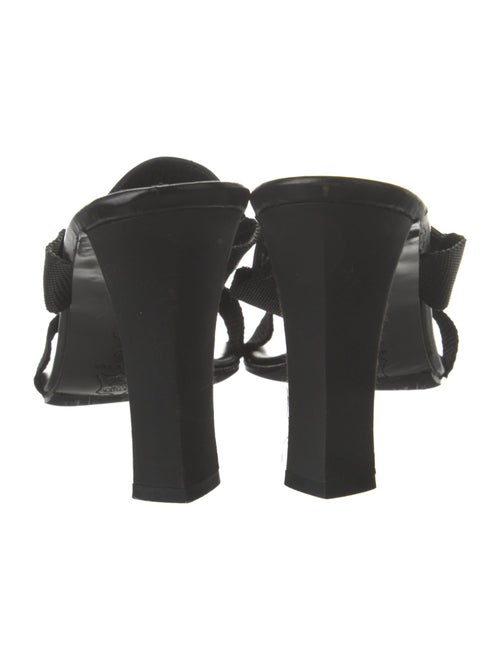 Vera Wang Leather Slides