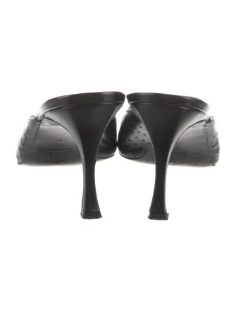 Vera Wang Leather Slides