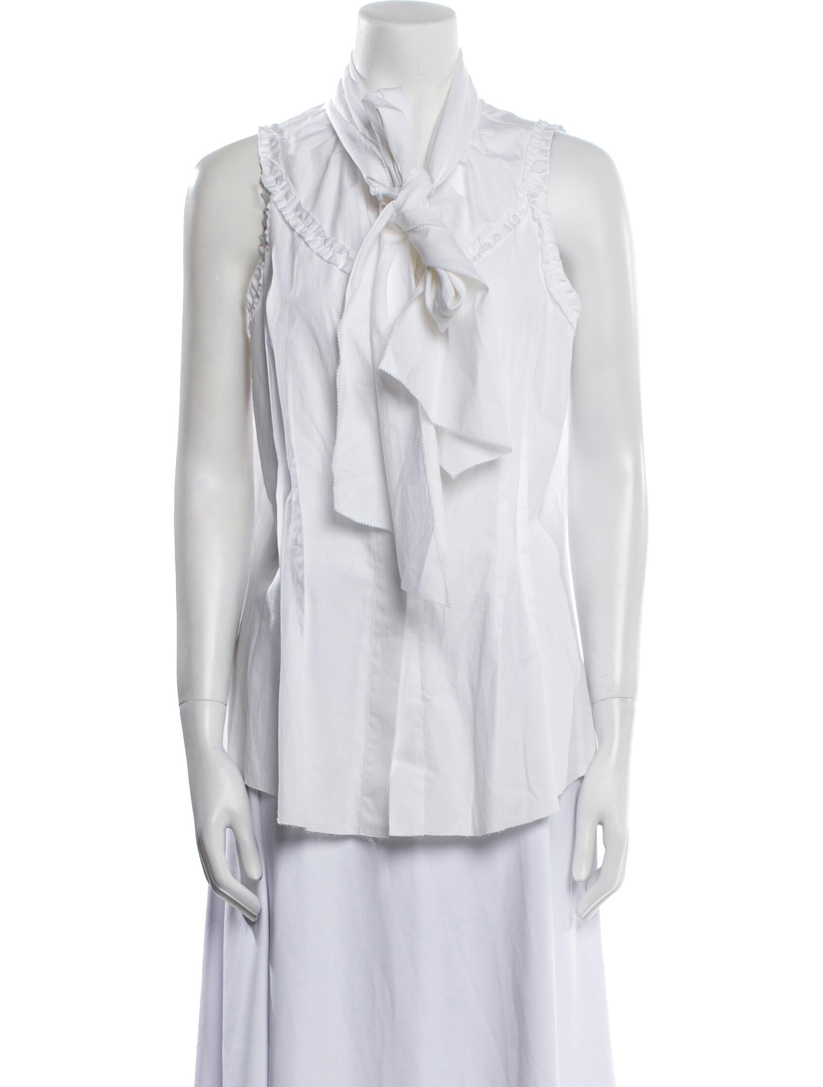 Vera Wang V-Neck Sleeveless Blouse