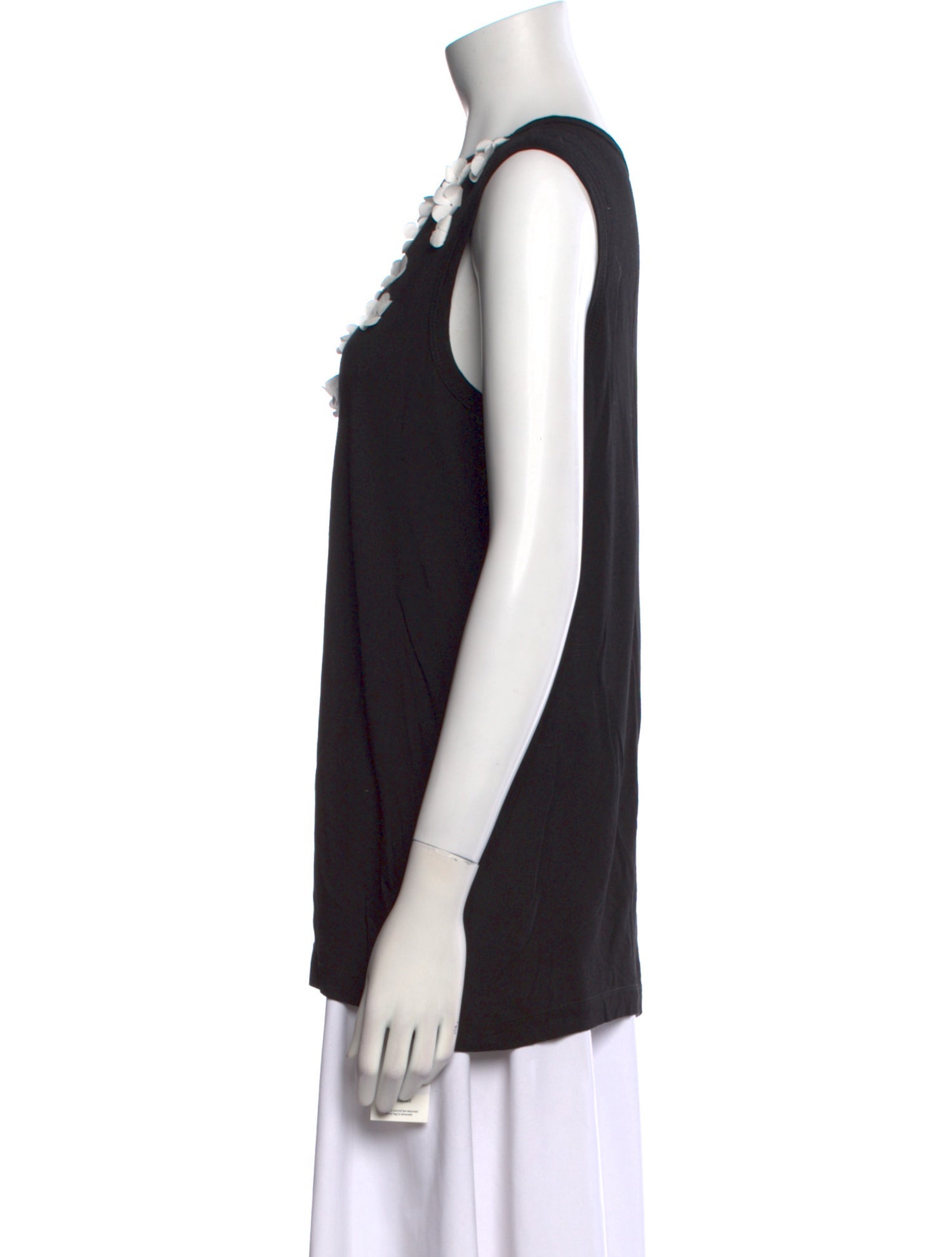 Vera Wang Crew Neck Sleeveless Top