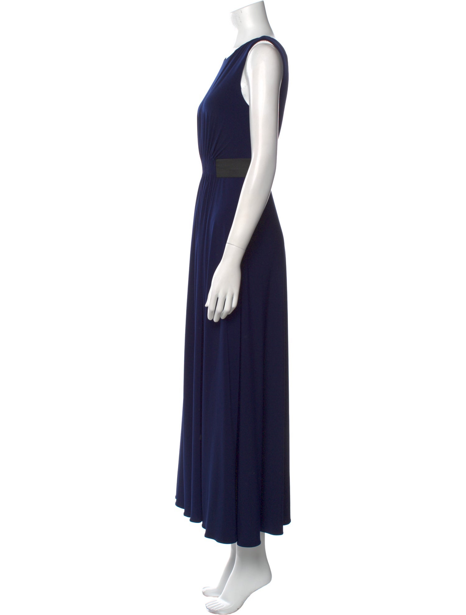 Vera Wang Scoop Neck Long Dress