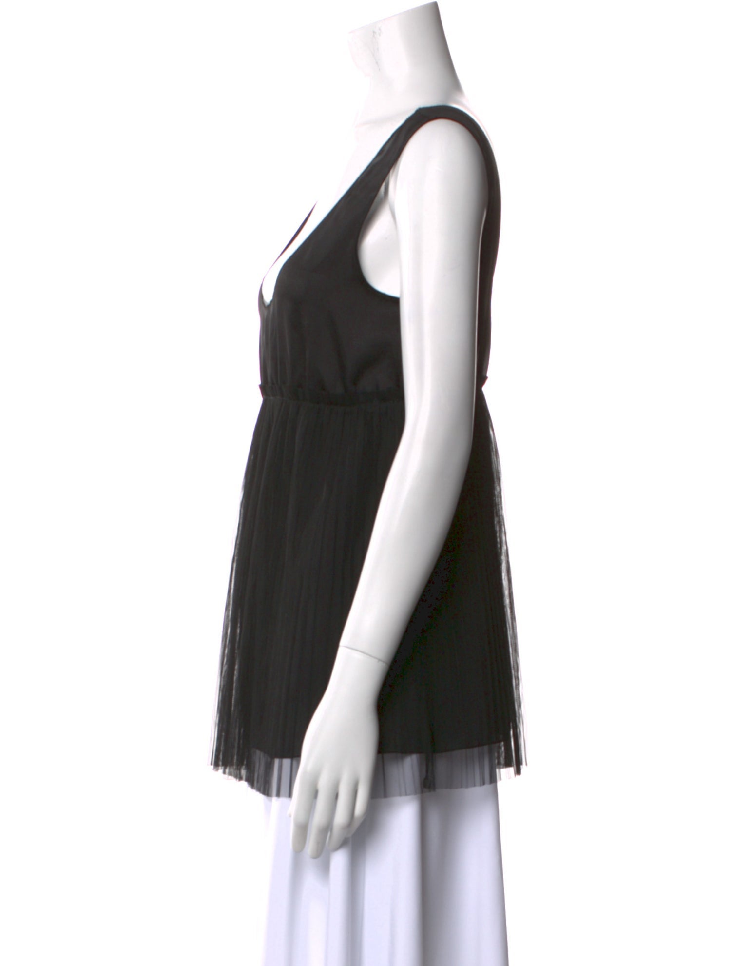 Vera Wang Scoop Neck Sleeveless Top