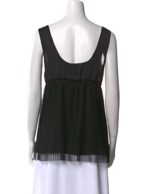 Vera Wang Scoop Neck Sleeveless Top