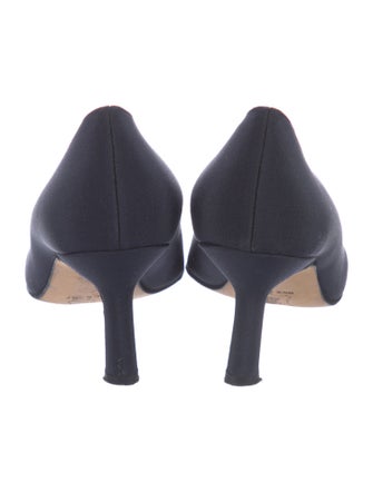 Vera Wang Pumps