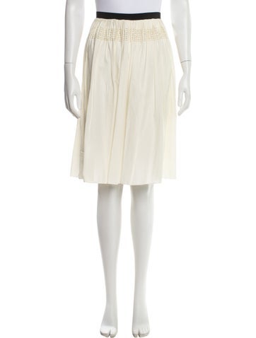 Pre-owned Vera Wang Knee-length Skirt In Neutral