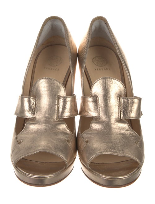 Versace Medusa Insignia Leather Pumps