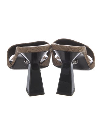 Versace Canvas Graphic Print Slides