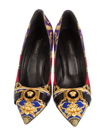 Versace Medusa Insignia Pumps