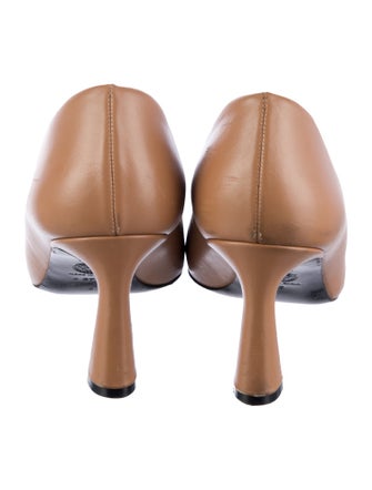 Versace Medusa Insignia Leather Pumps