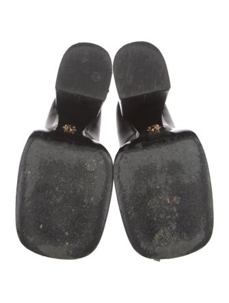 Versace Medusa Insignia Leather Pumps