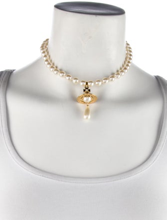 Vivienne Westwood One Row Pearl Drop Choker