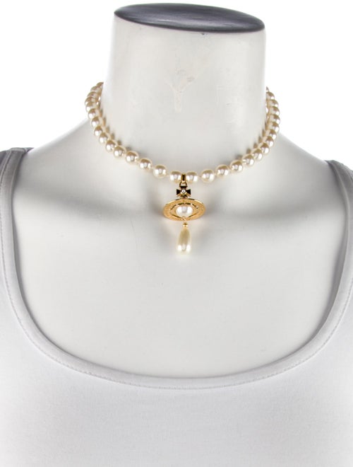 Vivienne Westwood One Row Pearl Drop Choker