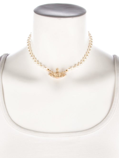 Vivienne Westwood Mini Bas Relief Pearl Choker