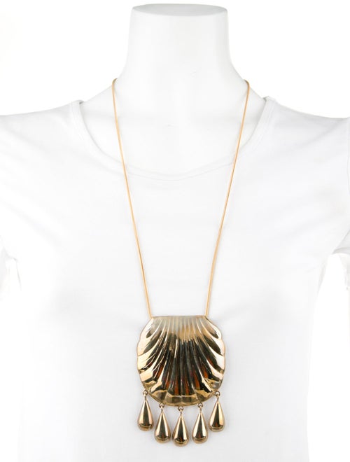 Juju Vera Petra Shell Pendant Necklace