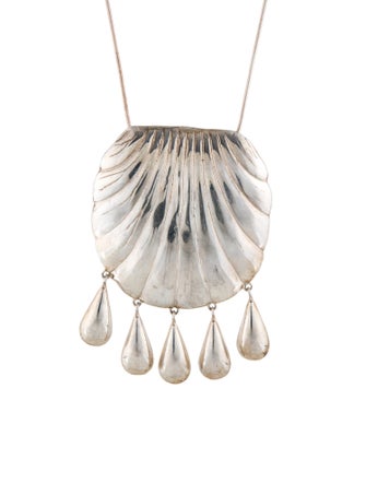 Juju Vera Petra Seashell Pendant Necklace