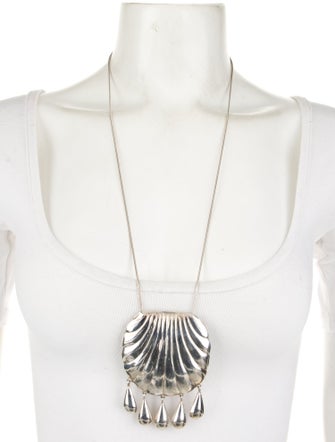 Juju Vera Petra Seashell Pendant Necklace