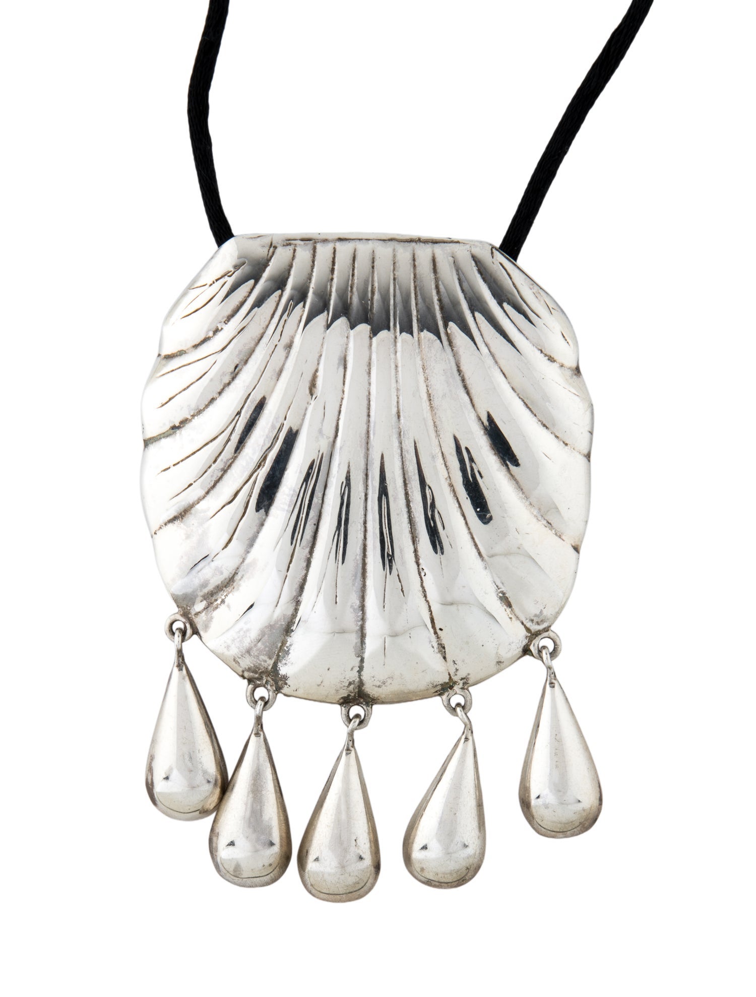 Juju Vera Petra Shell Pendant Necklace