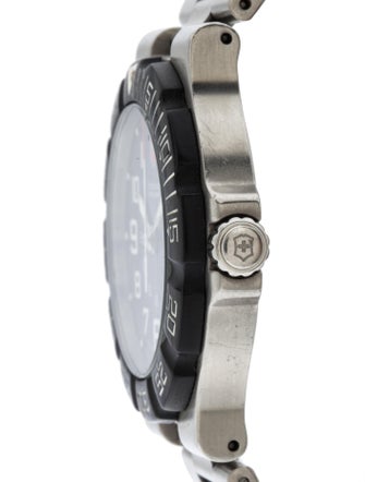 Victorinox Swiss Army Maverick II Watch