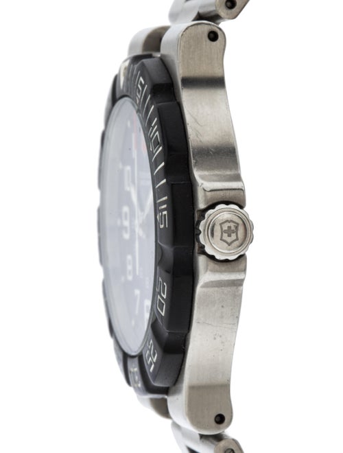 Victorinox Swiss Army Maverick II Watch