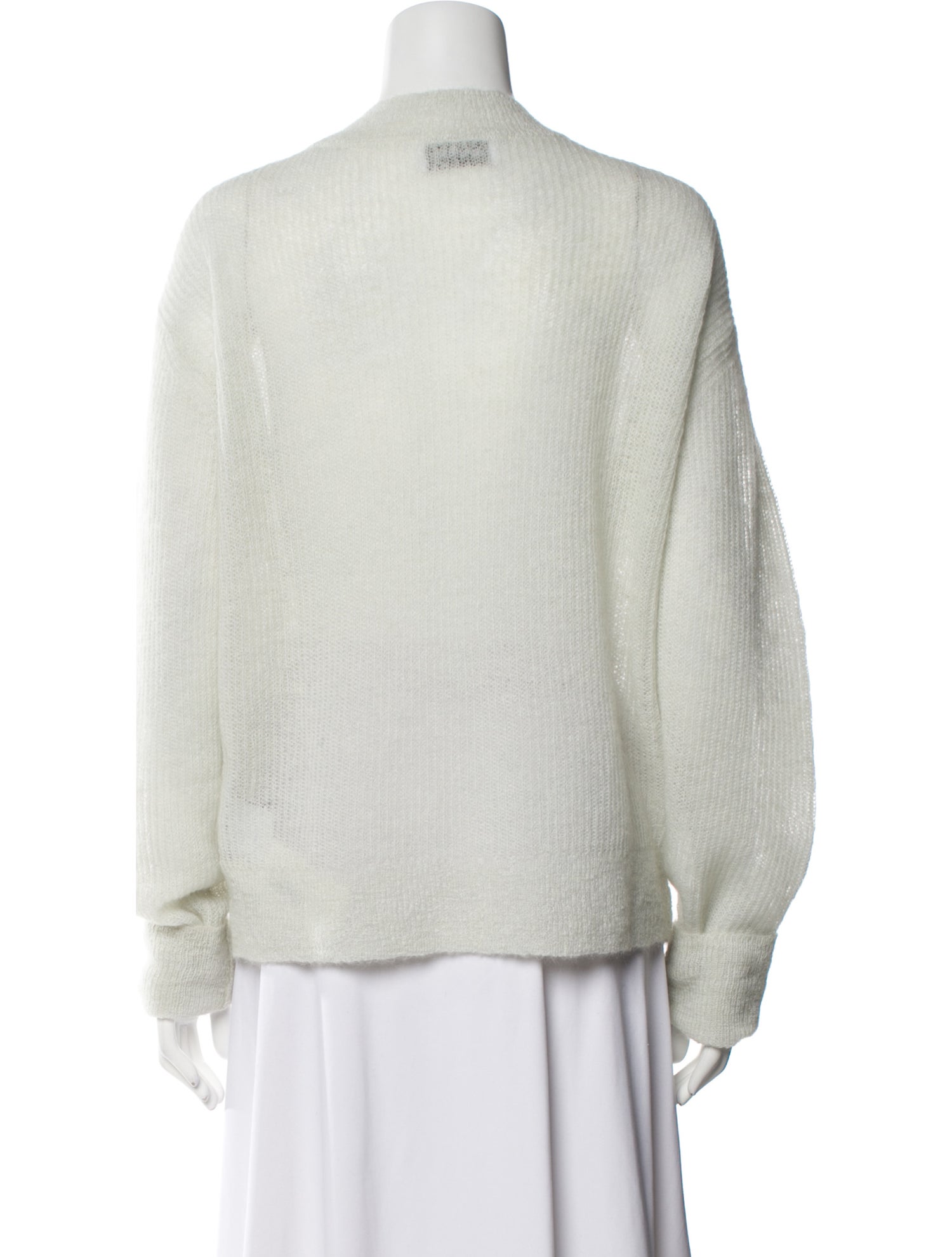 16ARLINGTON V-Neck Sweater