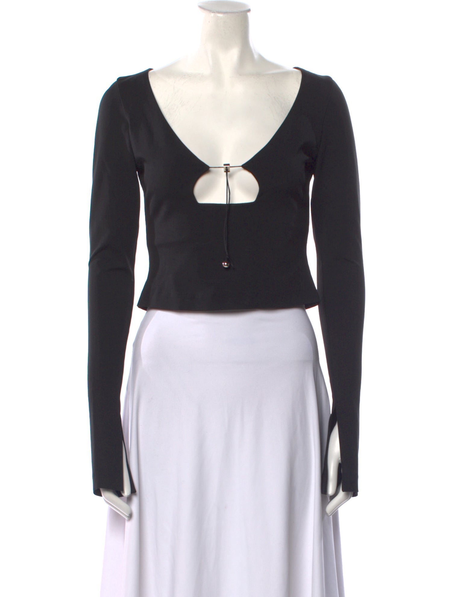 16ARLINGTON V-Neck Long Sleeve Crop Top