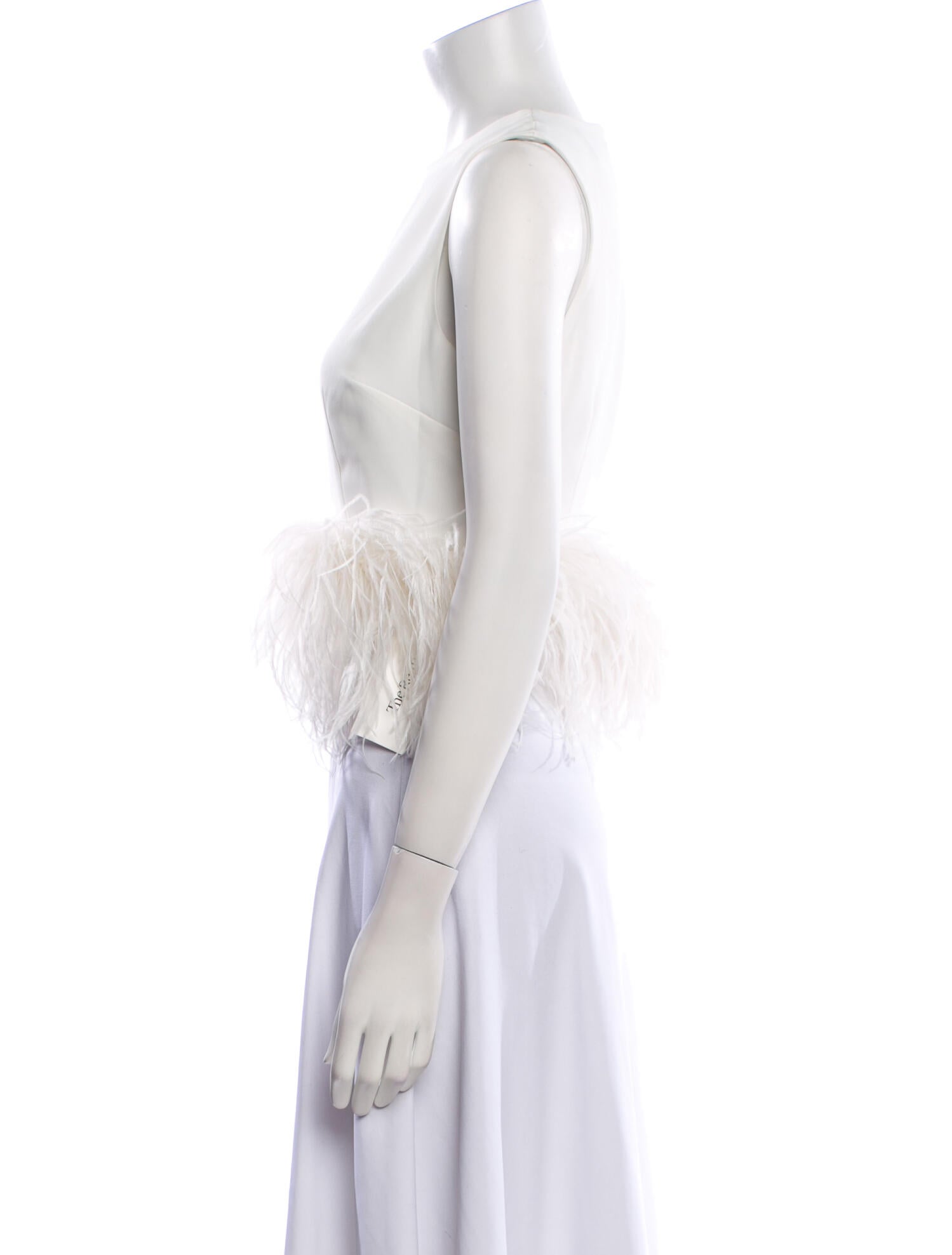 16ARLINGTON Crew Neck Sleeveless Crop Top