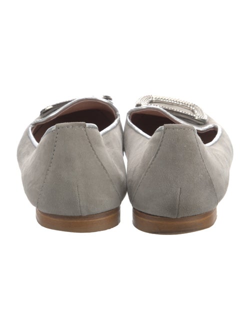 120% Lino Suede Chain-Link Accents Pumps