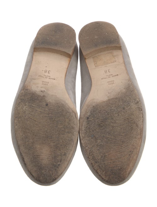 120% Lino Suede Chain-Link Accents Pumps