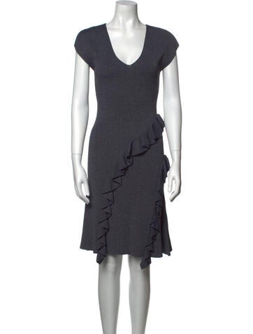 Sachin + Babi Dresses V-Neck Knee-Length Dress M