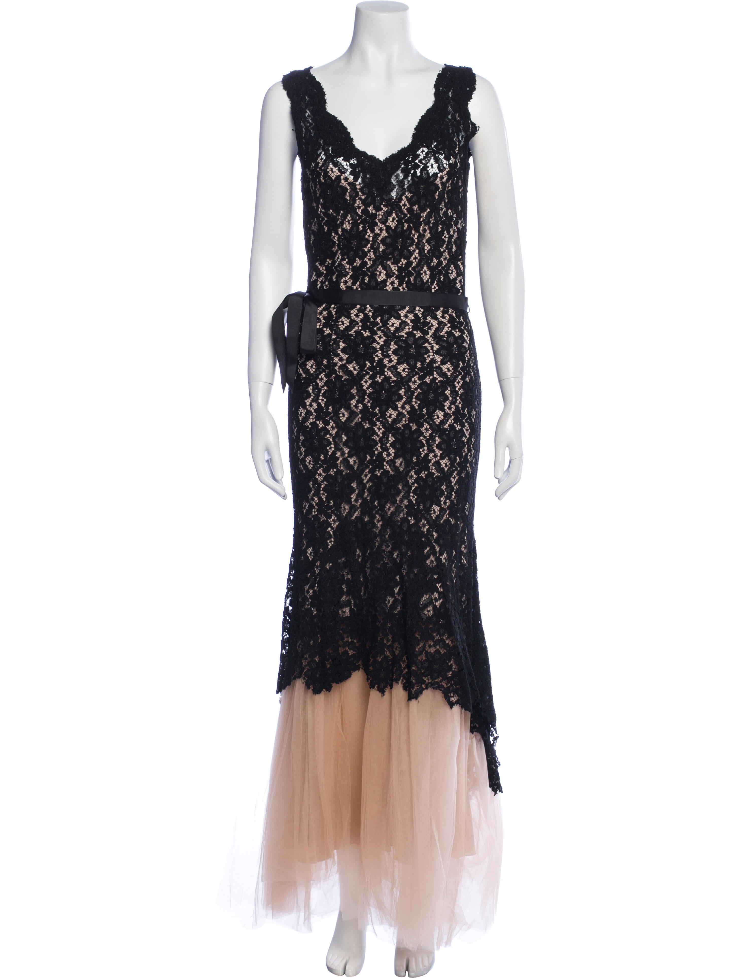 Nha Khanh Lace Pattern Long Dress