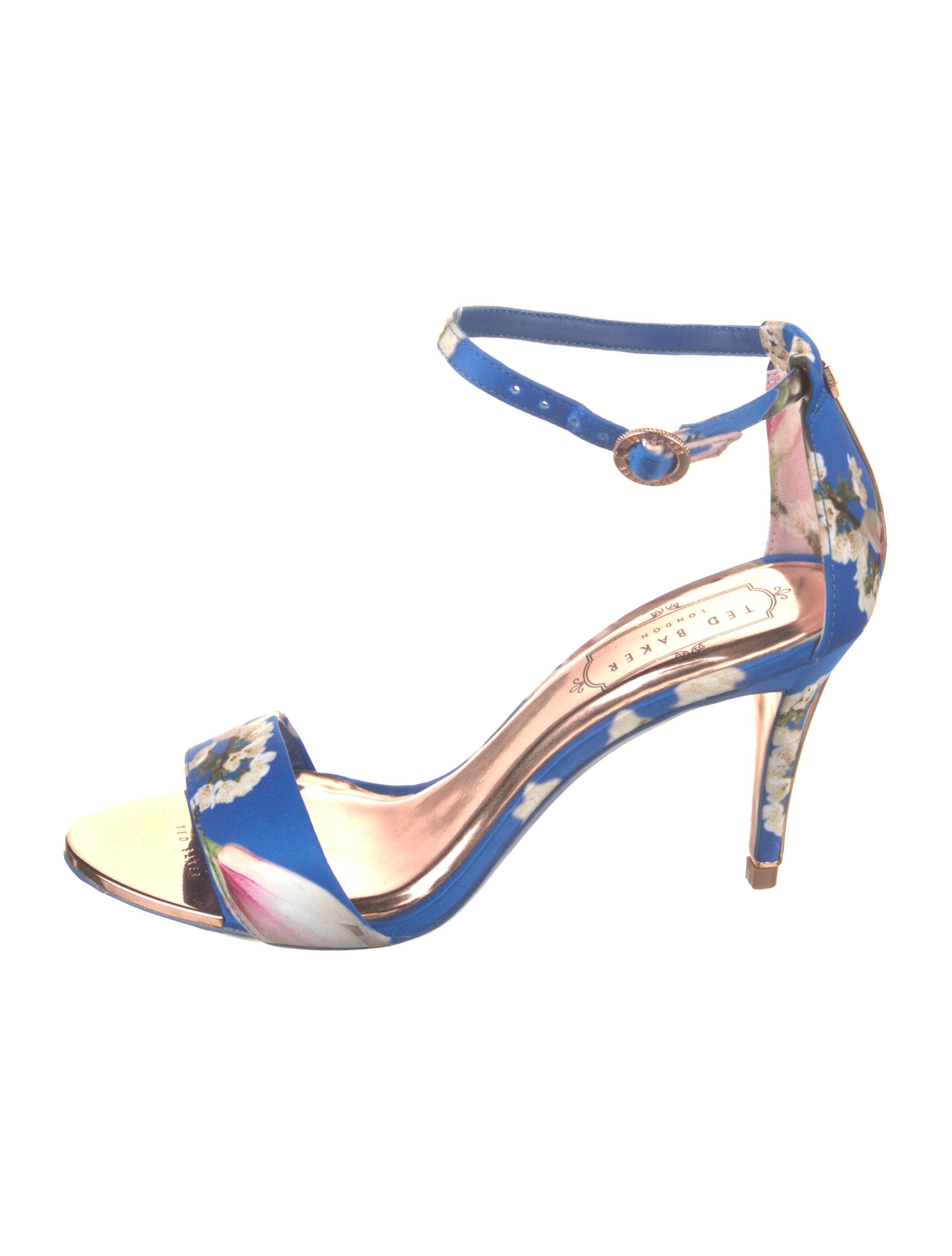 Manolo Blahnik Sandals Pink Sandals, Shoes MOO37362 The RealReal