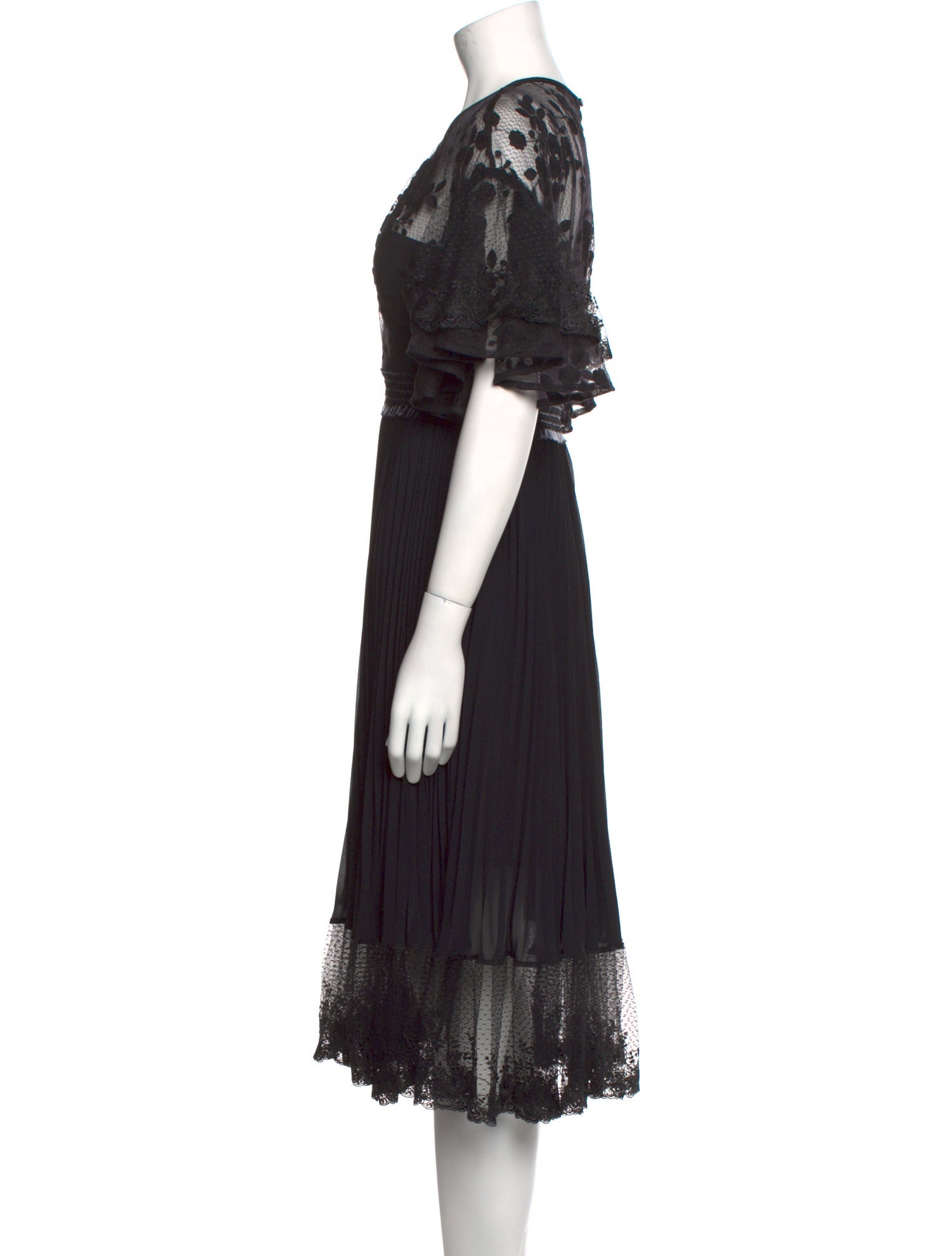 Three Floor Crew Neck Knee-Length Dress
