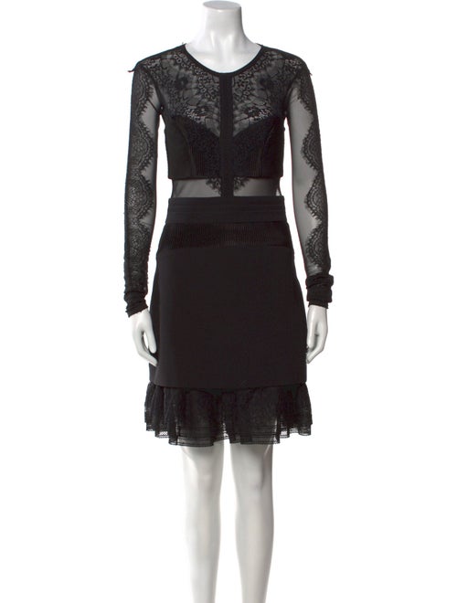 Three Floor Scoop Neck Knee-Length Dress