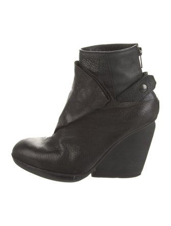 LD Tuttle Leather Boots