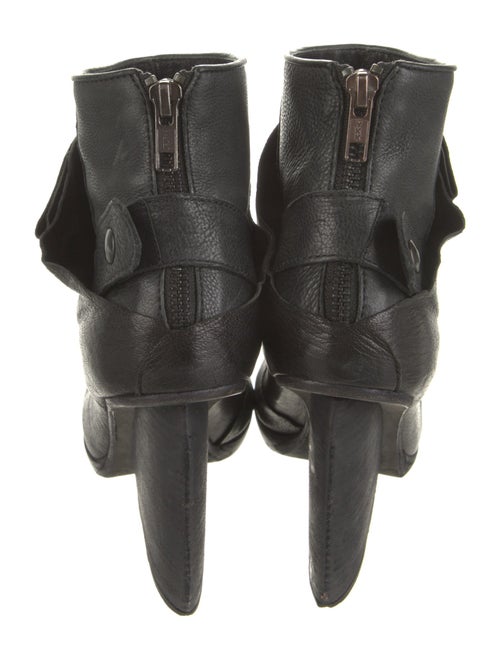 LD Tuttle Leather Boots