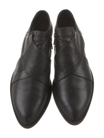 LD Tuttle Leather Loafers