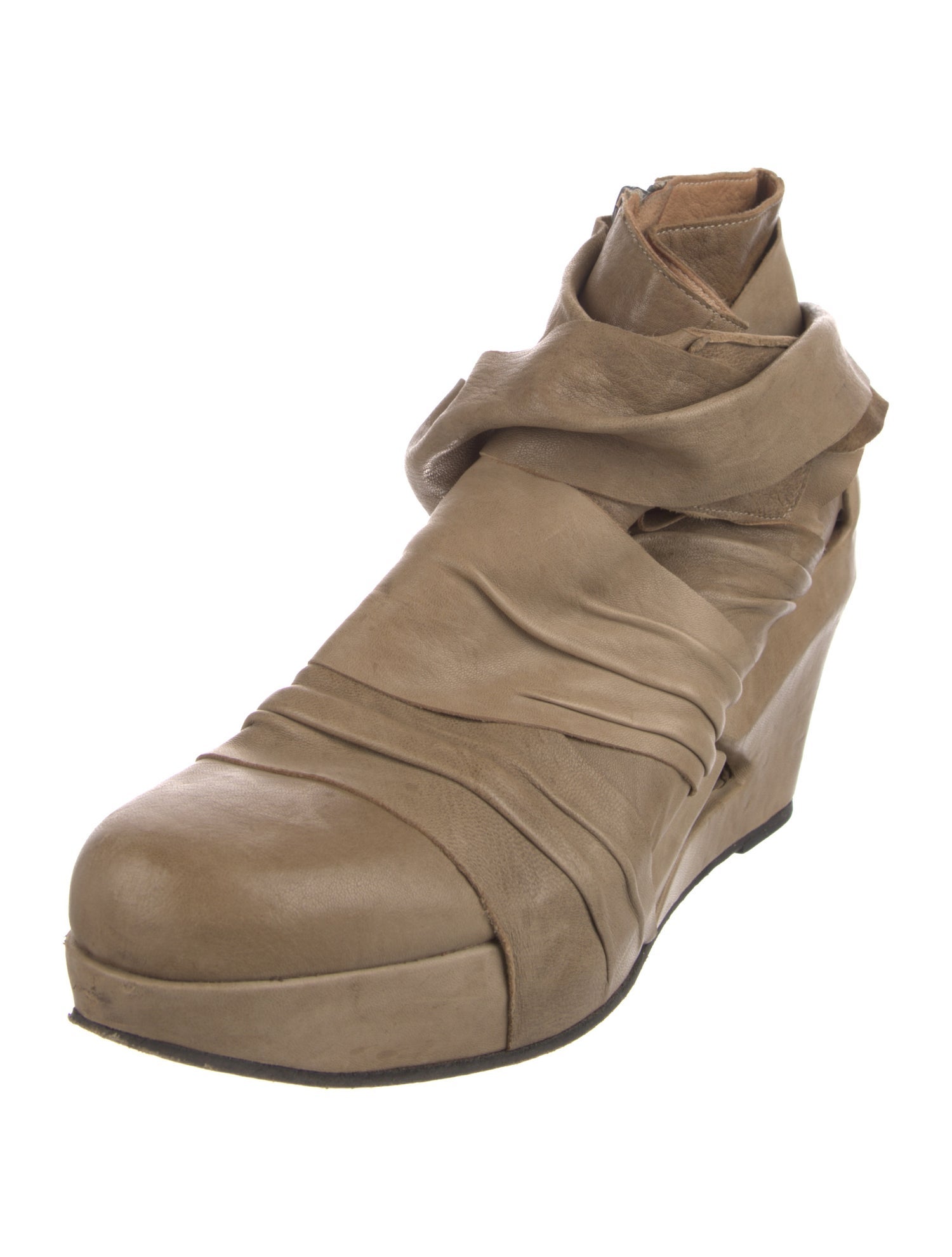 LD Tuttle Leather Boots