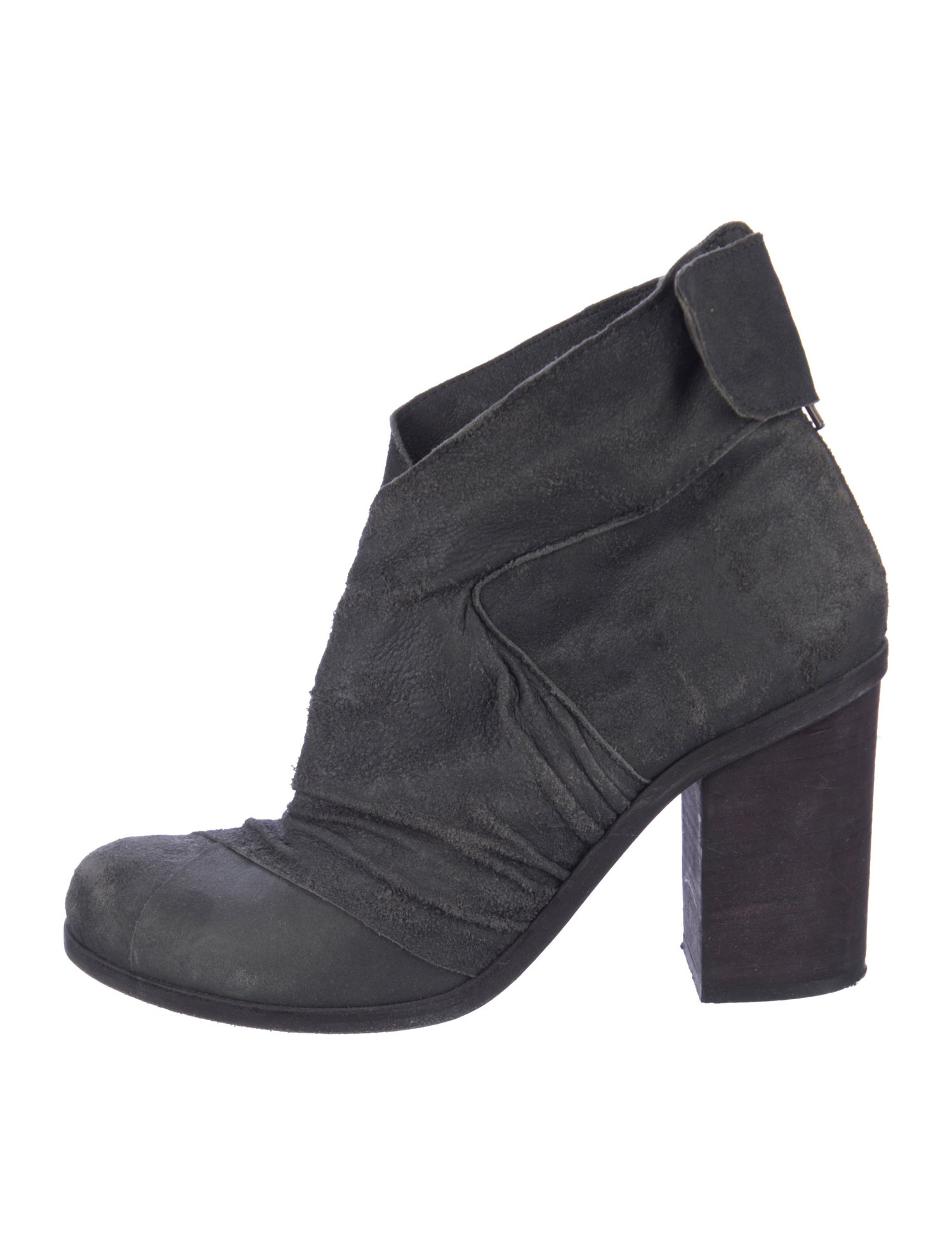 LD Tuttle Suede Boots