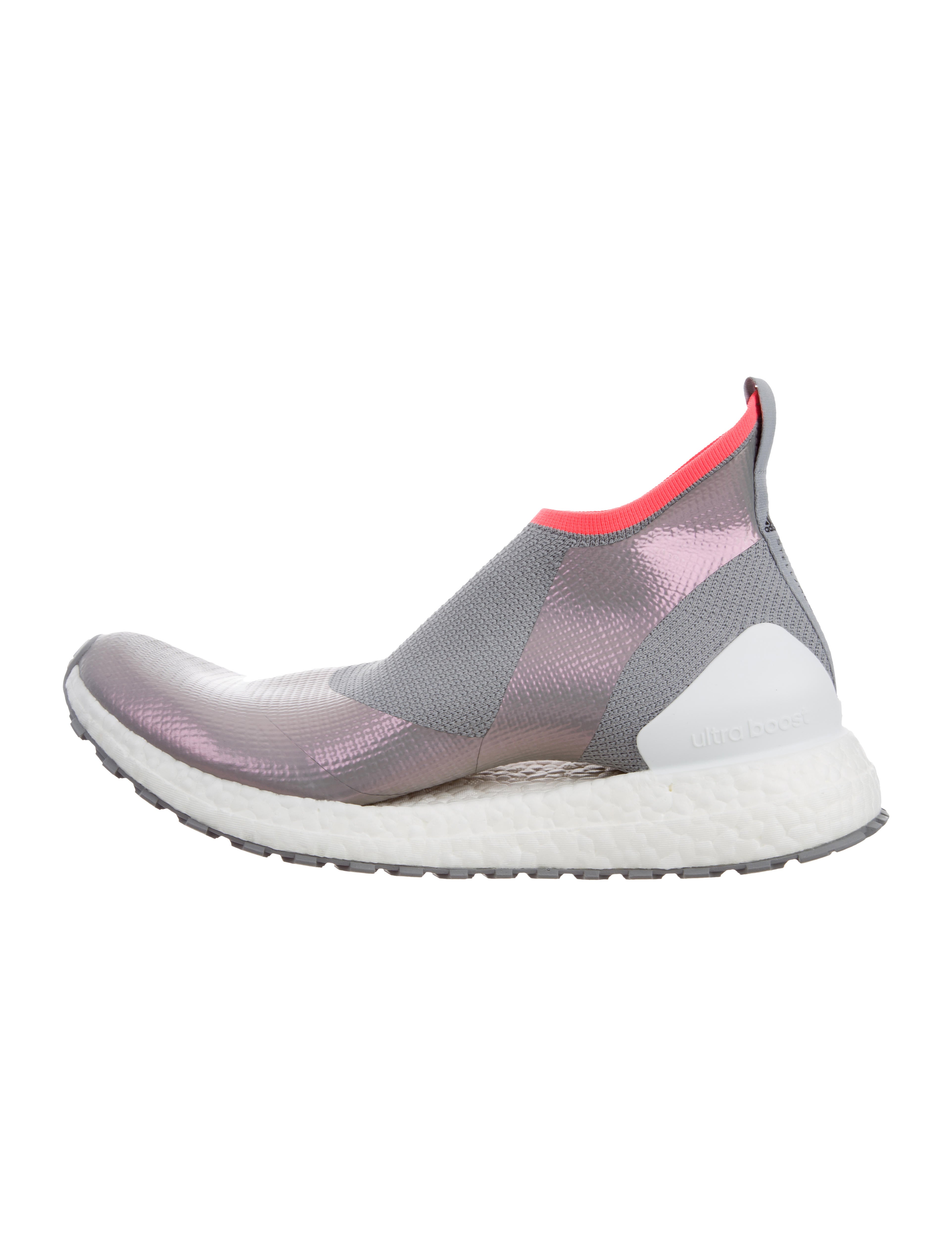 ultraboost x all terrain stella