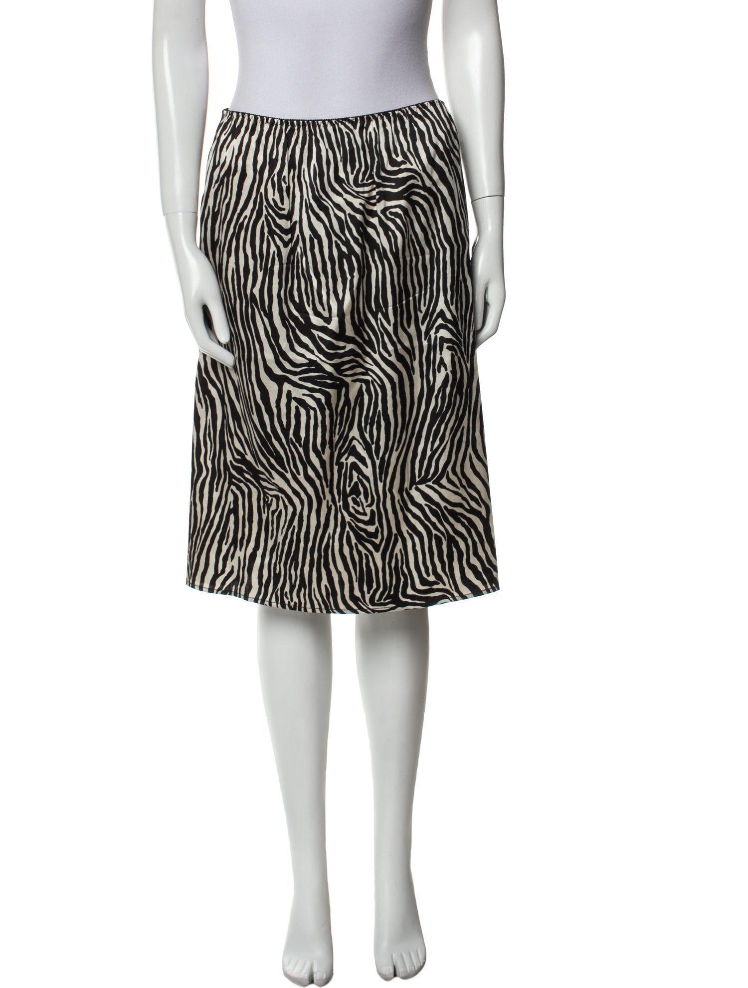 6397 Silk Knee-Length Skirt