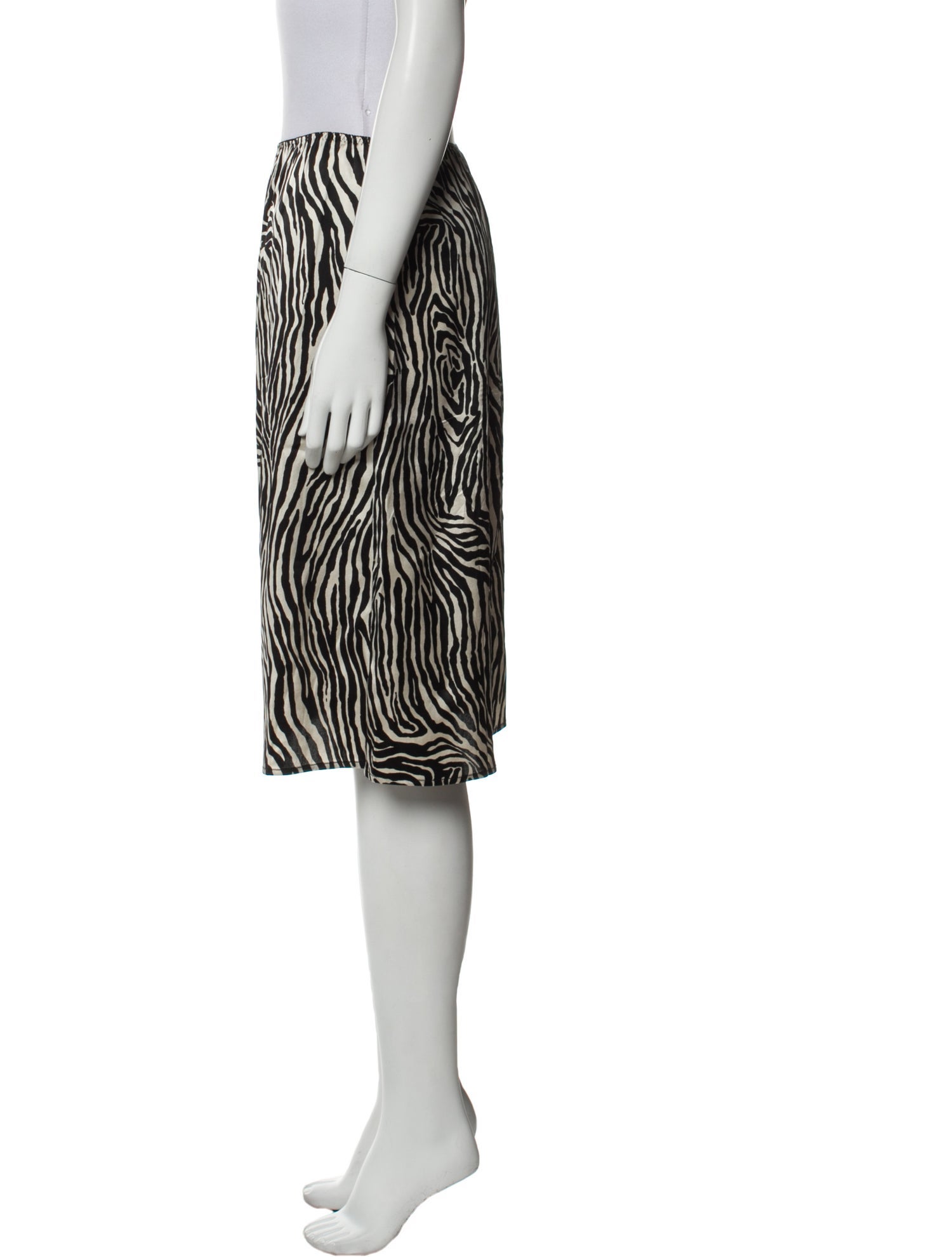 6397 Silk Knee-Length Skirt