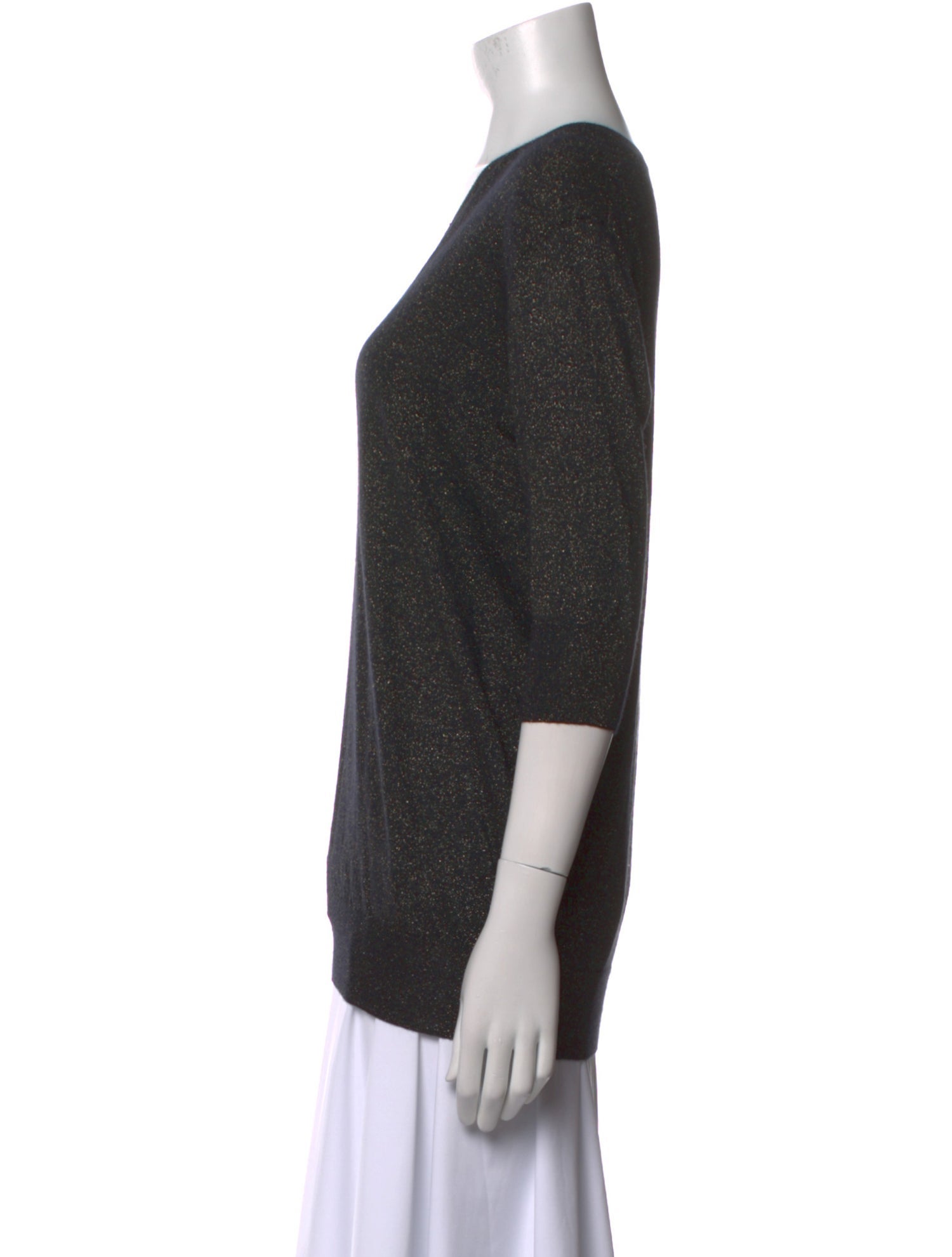 6397 V-Neck Three-Quarter Sleeve Top