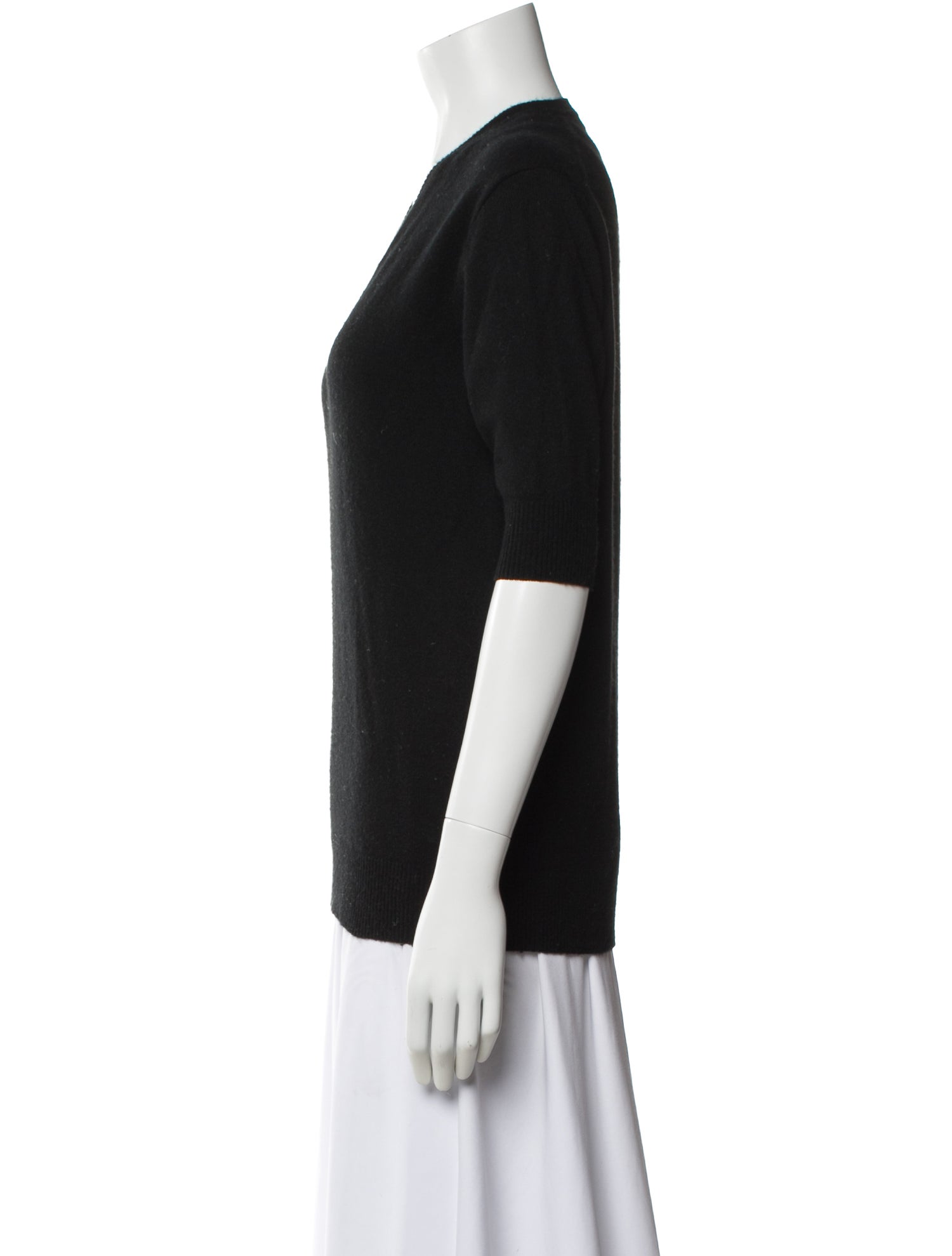 6397 Cashmere V-Neck Sweater