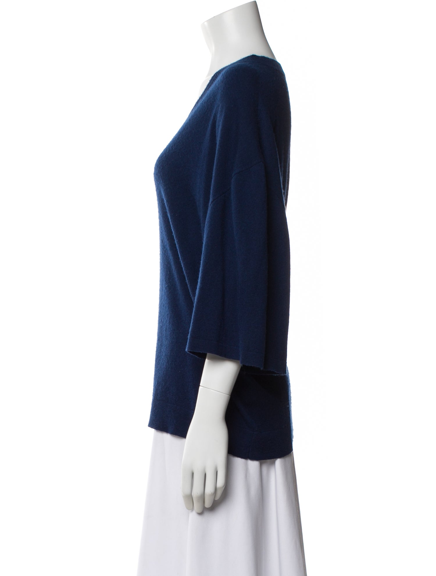6397 Cashmere V-Neck Sweater